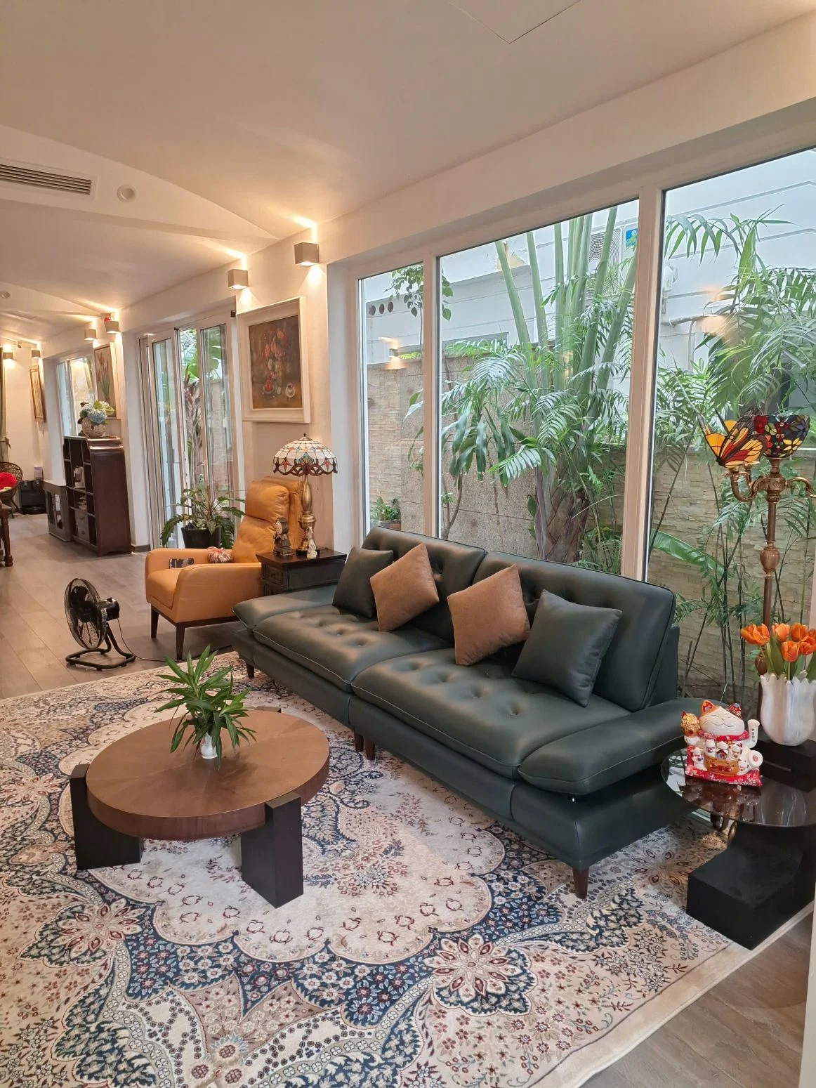 Bàn đẹp, mình mua cùng sofa nên được giá ưu đãi, cảm ơn shop