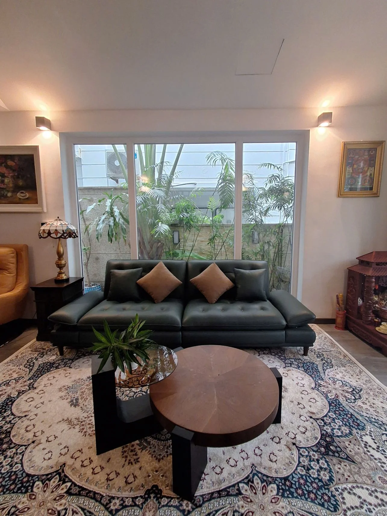 Bàn đẹp, mình mua cùng sofa nên được giá ưu đãi, cảm ơn shop