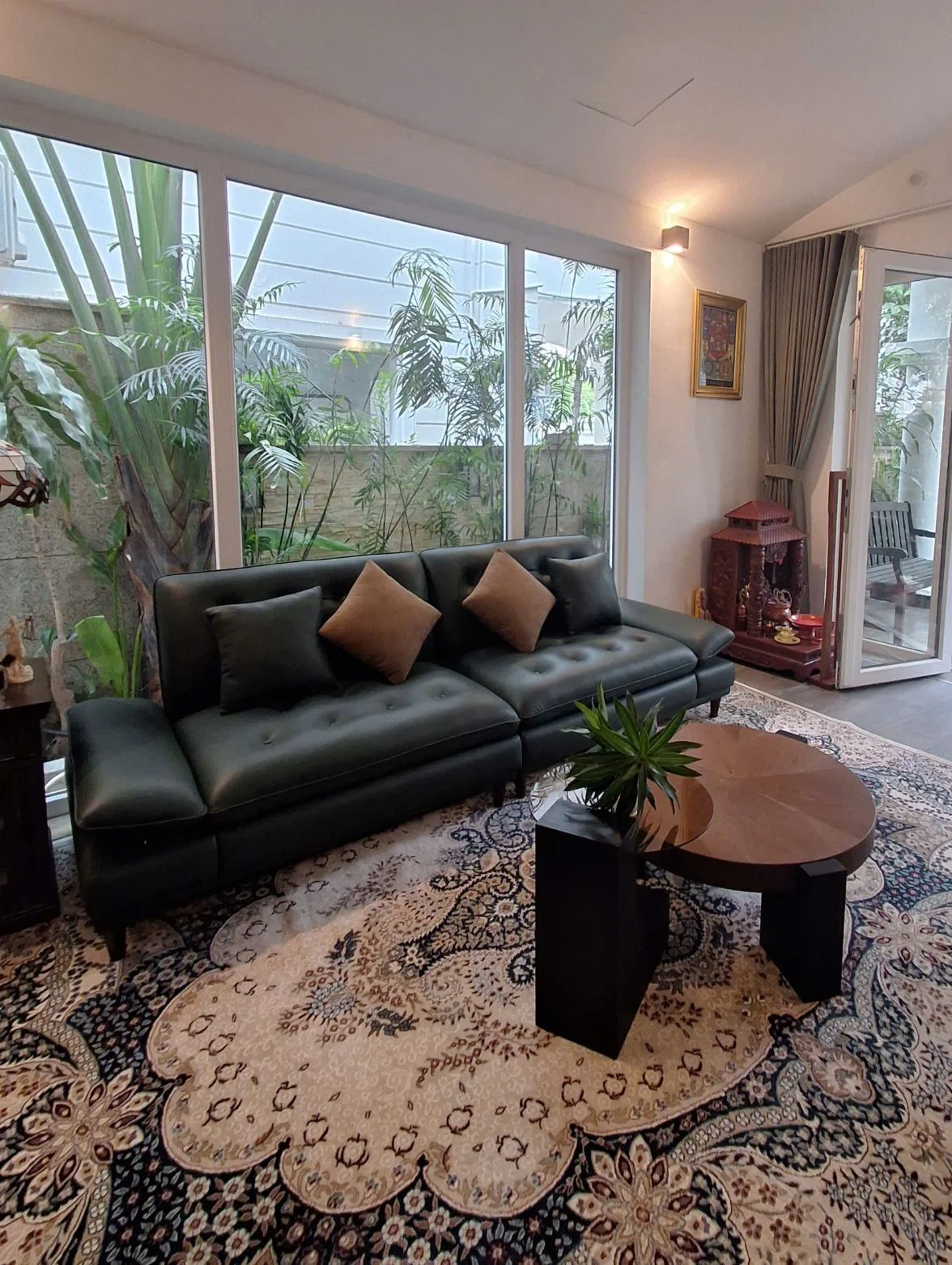 Mình rất ít khi đánh giá sản phẩm nhưng phải dành lời khen đặc biệt cho đội ngũ Pula. Mình đặt mua combo Sofa + Bàn trà được giảm giá combo. Khi đến nhà, sản phẩm được bao bọc kỹ lưỡng nên không trầy xước, bạn giao hàng cũng rất nhiệt tình kê lại cho phù hợp.