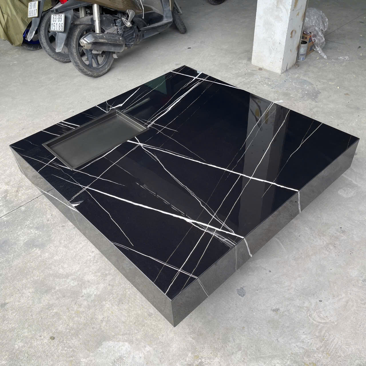 Mình cần đặt bàn kích thước lớn hơn do sofa của nhà mình rất lớn, shop hỗ trợ rất nhiệt tình và đúng ý mình. Bàn đẹp lắm ạ! Cảm ơn shop nhiều.