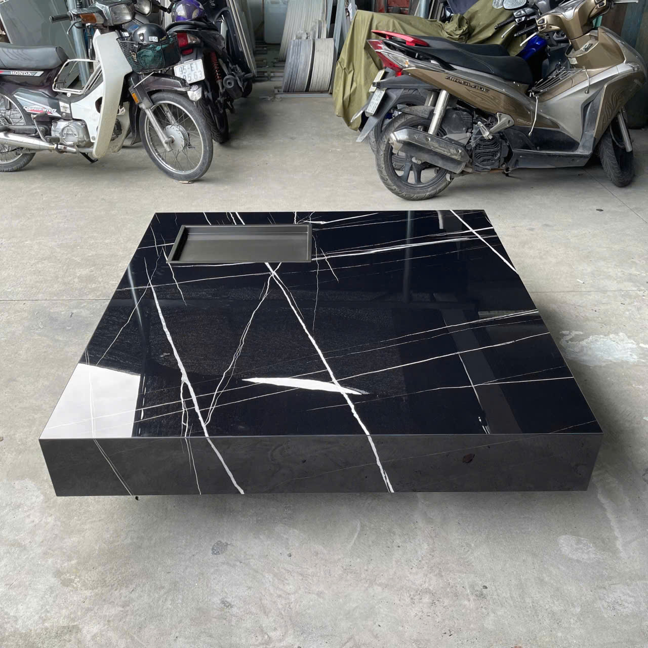 Mình cần đặt bàn kích thước lớn hơn do sofa của nhà mình rất lớn, shop hỗ trợ rất nhiệt tình và đúng ý mình. Bàn đẹp lắm ạ! Cảm ơn shop nhiều.