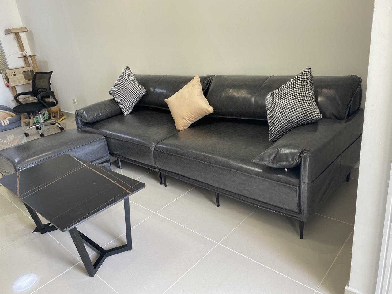 Sofa siêu êm luôn, ngồi rất thích.