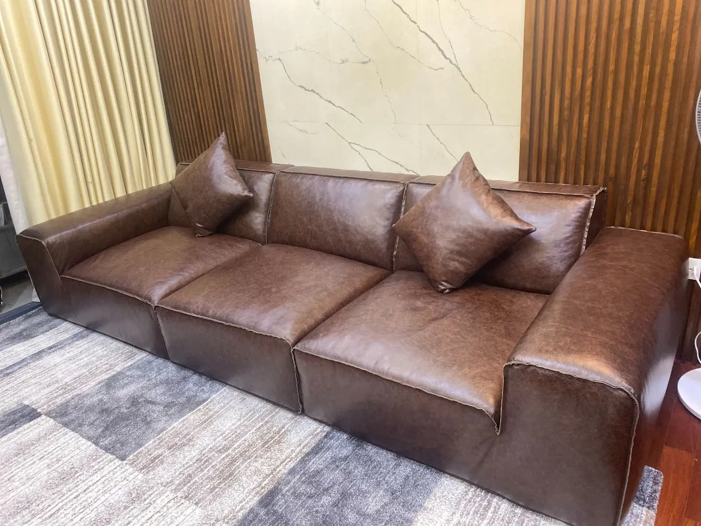 Mình đến showroom và chốt ngay sofa này vì quá đẹp lại được giá tốt. Cảm ơn Pula nhiều nhé.