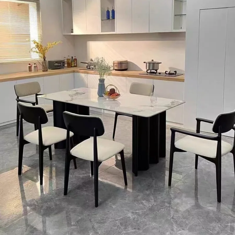 Ghế ăn gỗ cao cấp Curve không tay tại nhà khách hàng