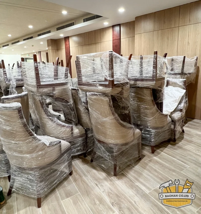 Ghế gỗ cho khu vực phòng họp