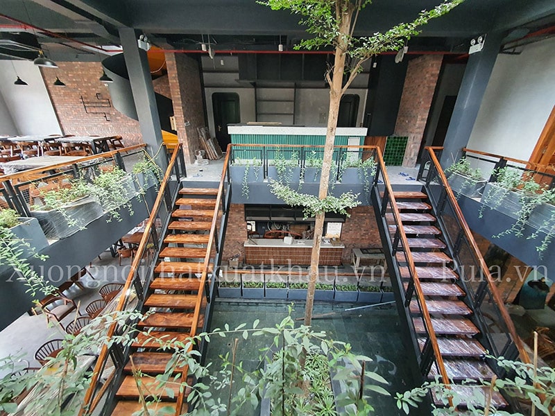 Hoàn thiện quán Cafe TP Ninh Bình với gỗ Me tây Campuchia