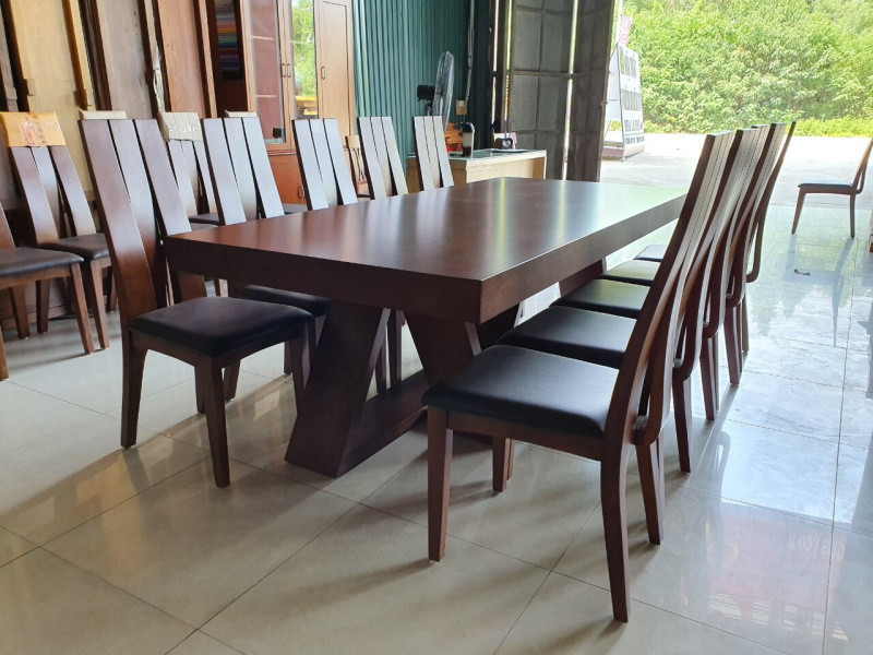 Bàn ăn gỗ - Sự lựa chọn hoàn hảo cho không gian sống ấm cúng và sang trọng của gia đình 11 z2528841079248 c20fe2bc2dae56ca64bf72eaa5850ddb copy